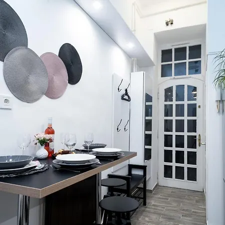 Welcoming Modern Apartment In The Center Budapest Exterior photo
