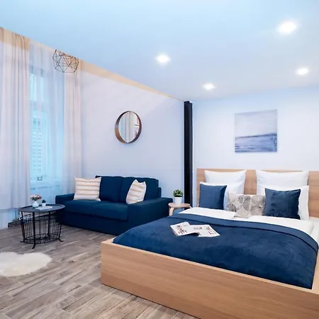 Welcoming Modern Apartment In The Center Budapest Exterior photo