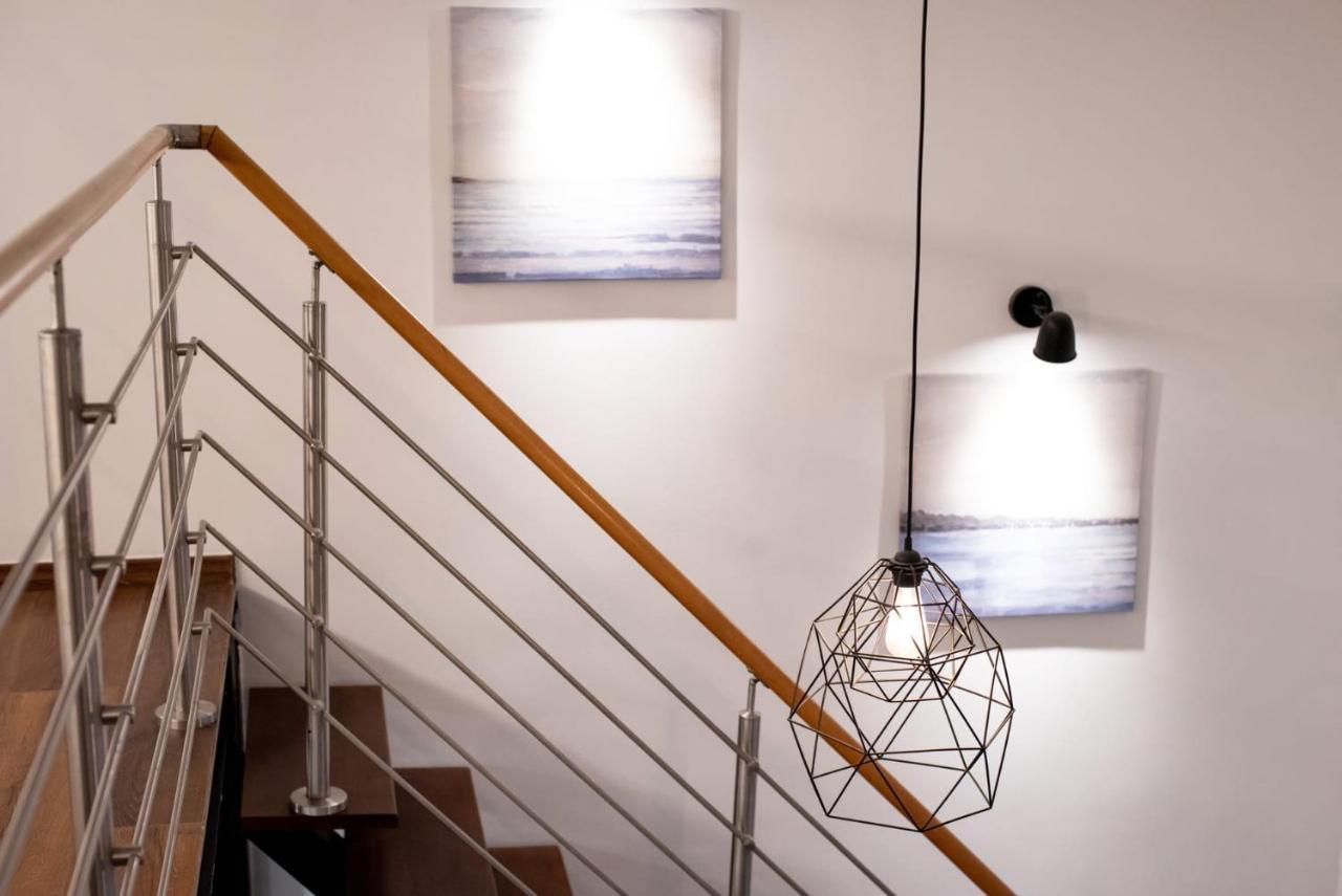 Welcoming Modern In The Center