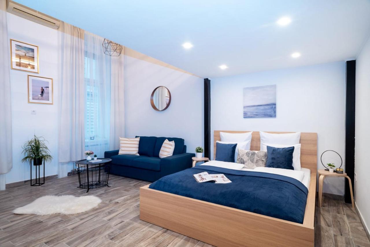 Welcoming Modern In The Center