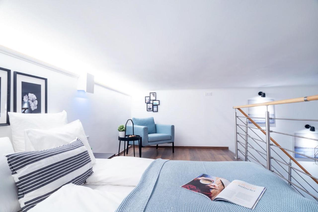 Welcoming Modern In The Center *