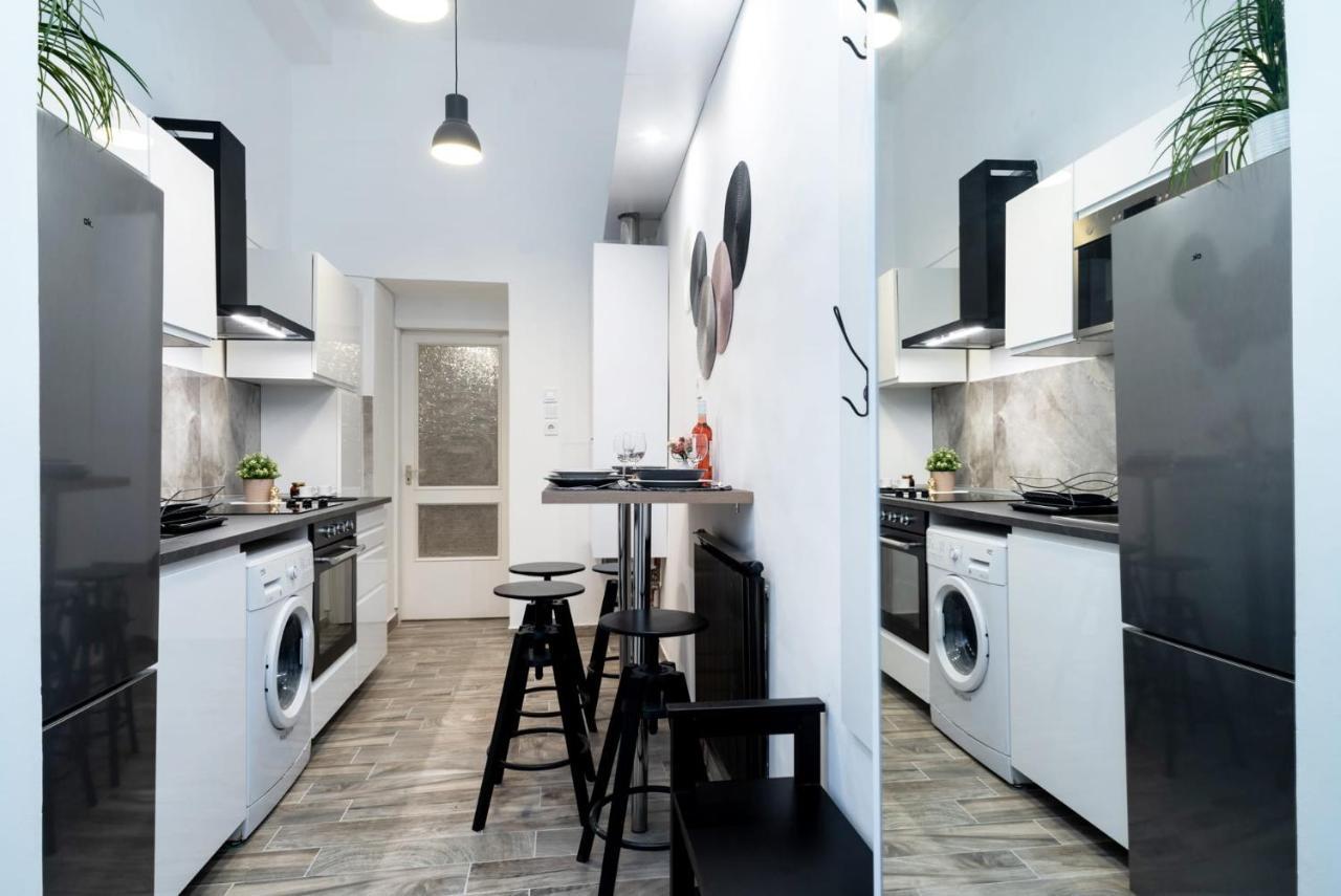 Welcoming Modern In The Center Apartman